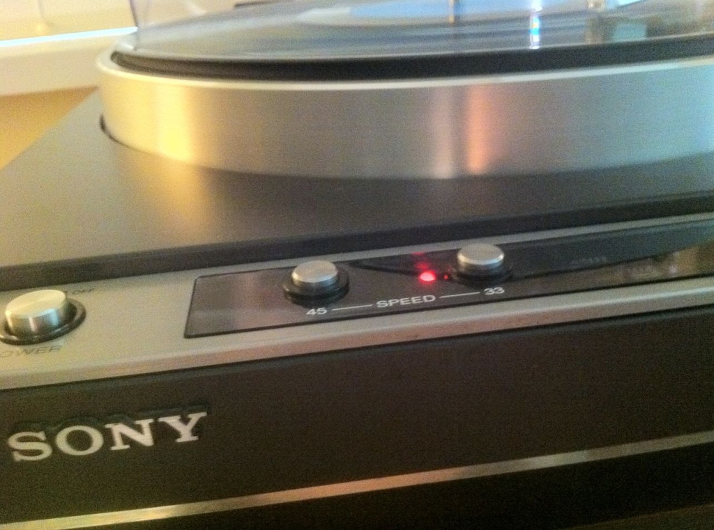 Sony PS-X60 Turntable Detail