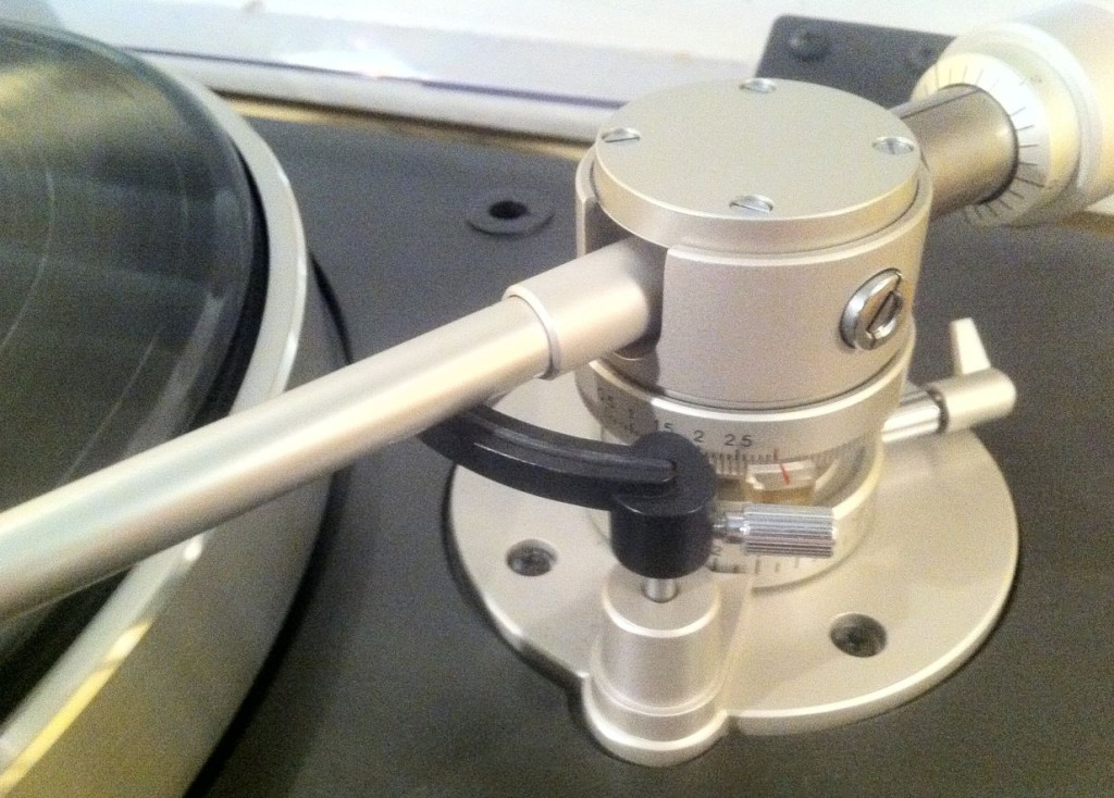 Sony PS-X60 Turntable Tonearm Detail